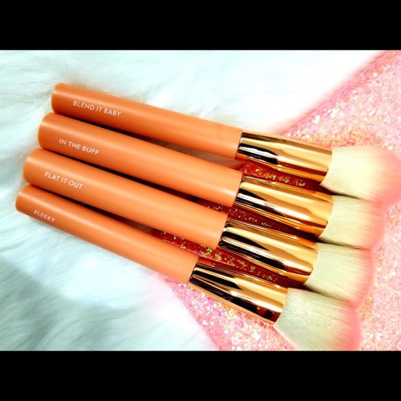 Pretty Vibes Only Makeup Brush Set - Picture 1 of 3